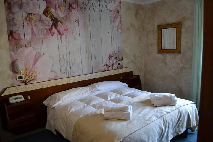 Room 15 of 46