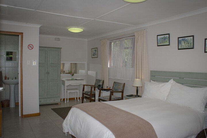 Room 13 of 98