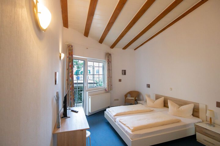 Room 11 of 23