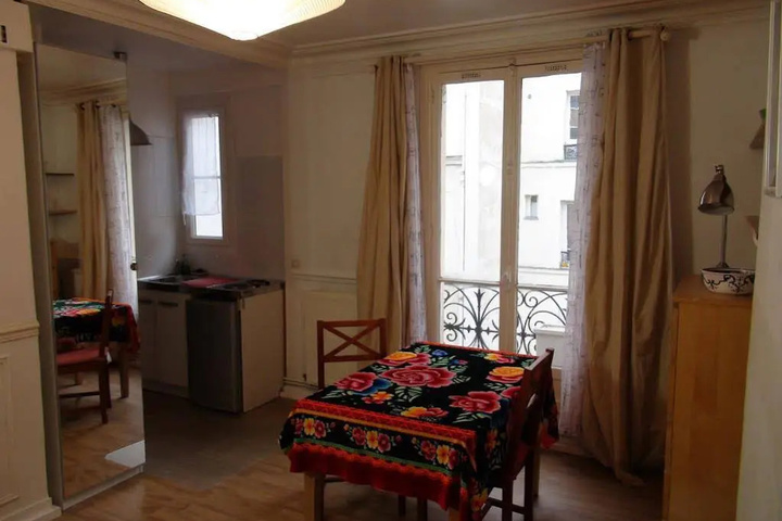 Room 3 of 12