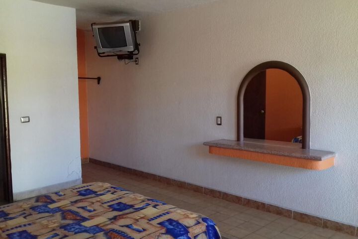 Room 7 of 34