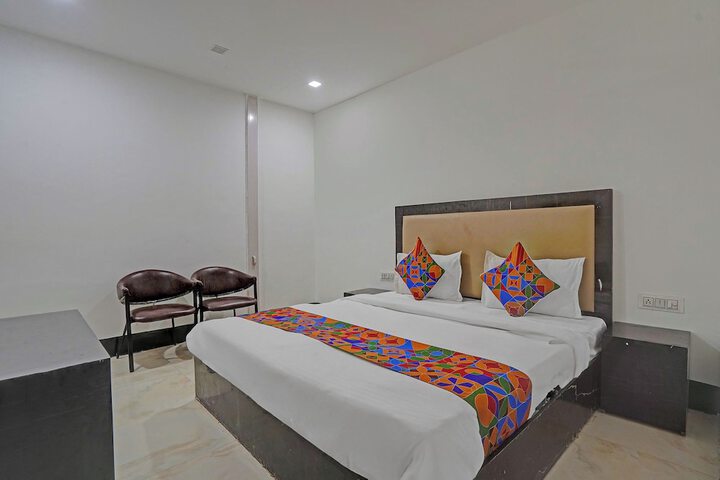 Room 9 of 22