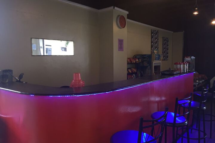 Lounge 34 of 42
