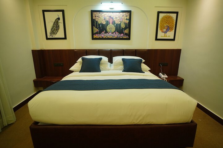 Room 33 of 111