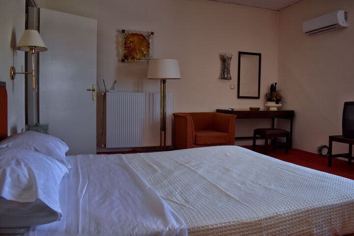 Room 31 of 261