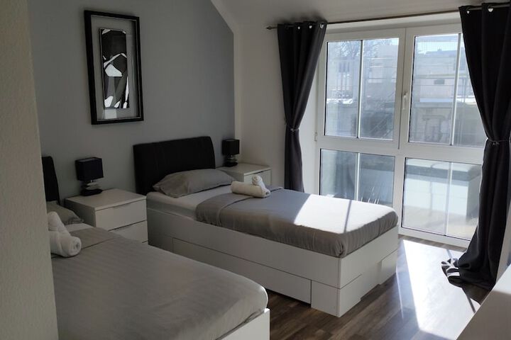 Room 6 of 20