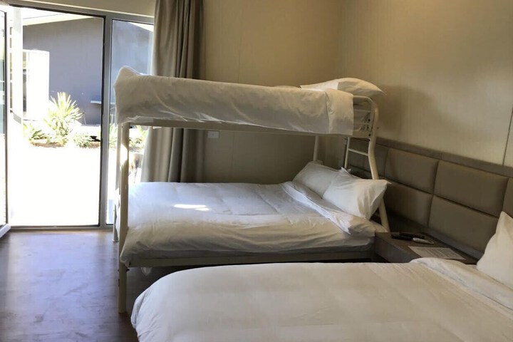 Room 9 of 23