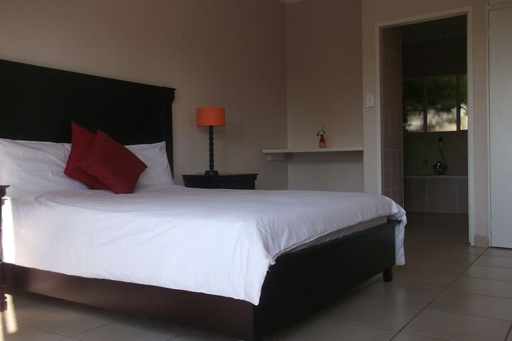 Room 8 of 28