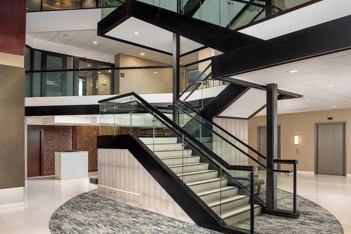 Entrance & Lobby