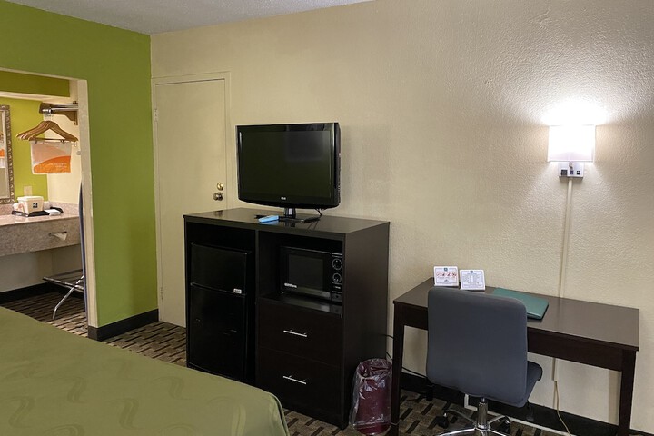 Room 6 of 35