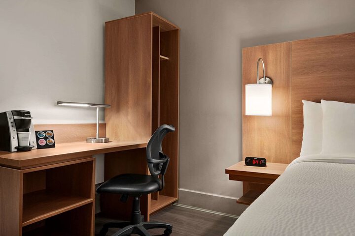 Room 6 of 26