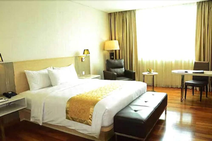 Room 4 of 55