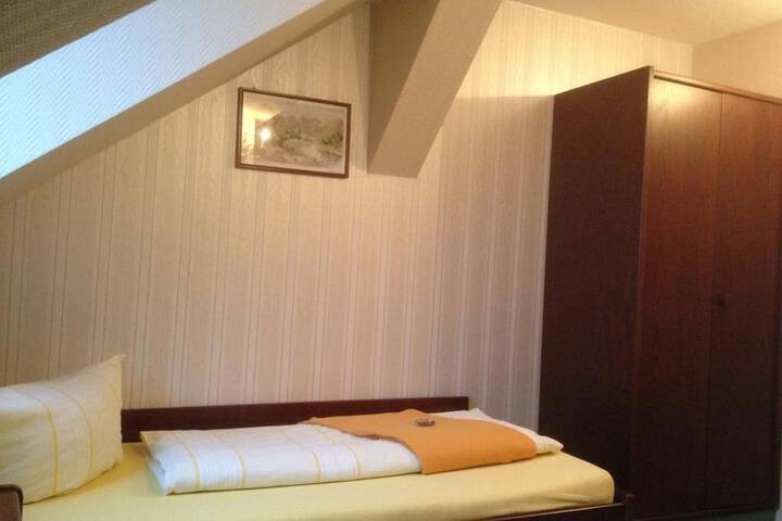 Room 3 of 58