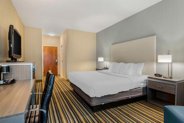1 King Bed (7 of 26)