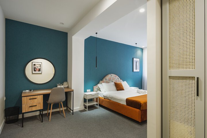 Room 11 of 110