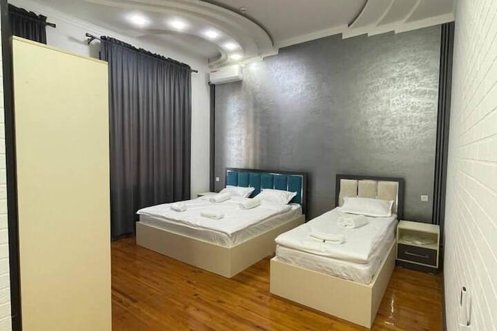 Room 4 of 11