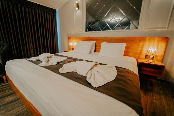 Room 13 of 35