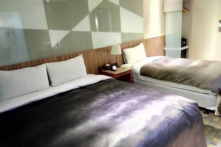 Room 10 of 69