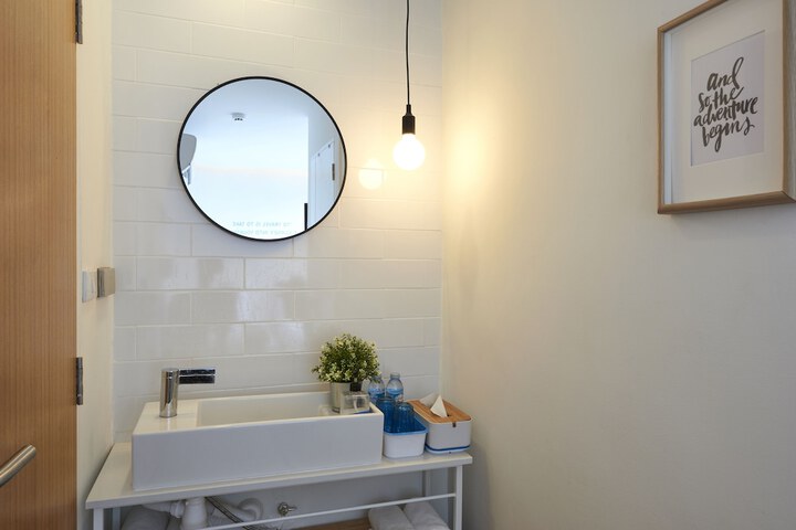 Room 12 of 24