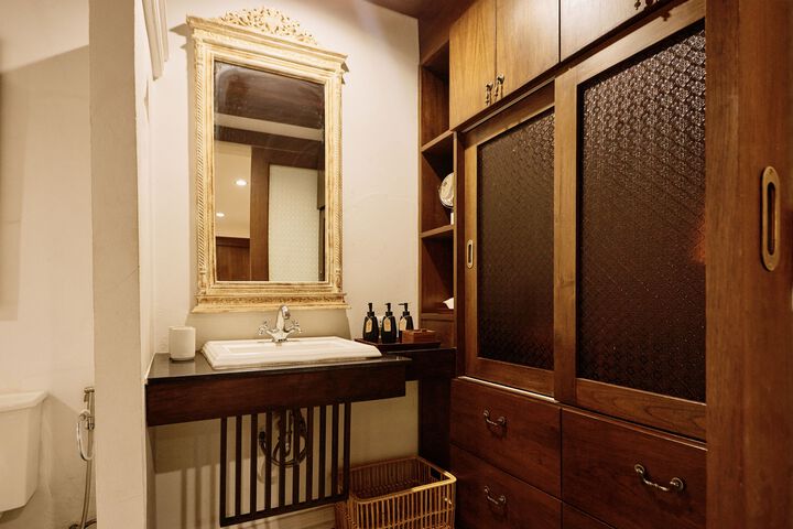 Room 2 of 29