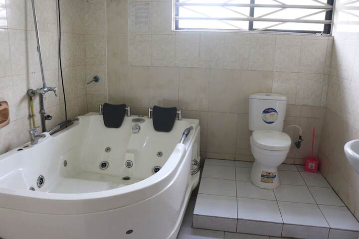 Room 18 of 22