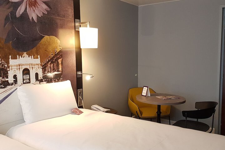 Room 3 of 86