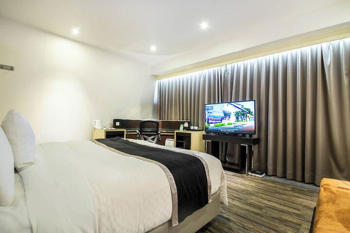 Room 36 of 59