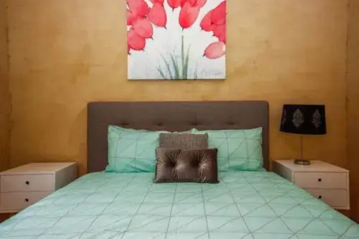 Room 2 of 9