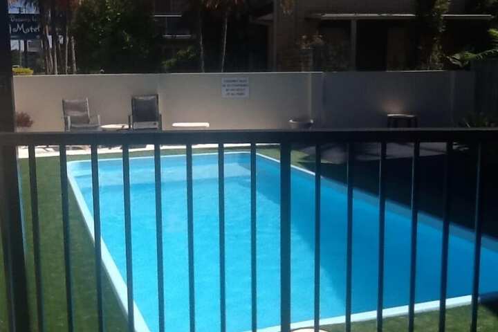 Pool 19 of 26