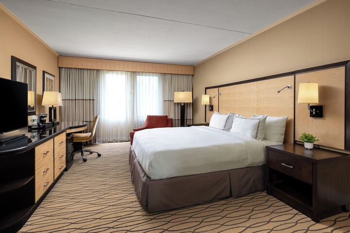 1 King Bed (12 of 13)