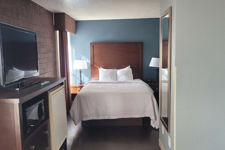 Room 8 of 43