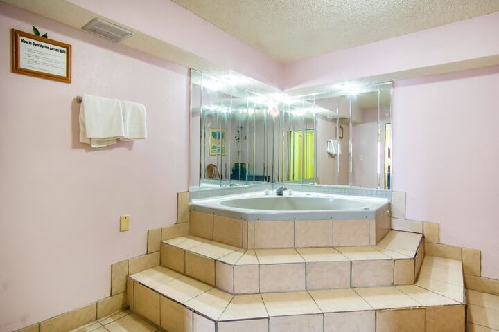 Hot Tub 53 of 57