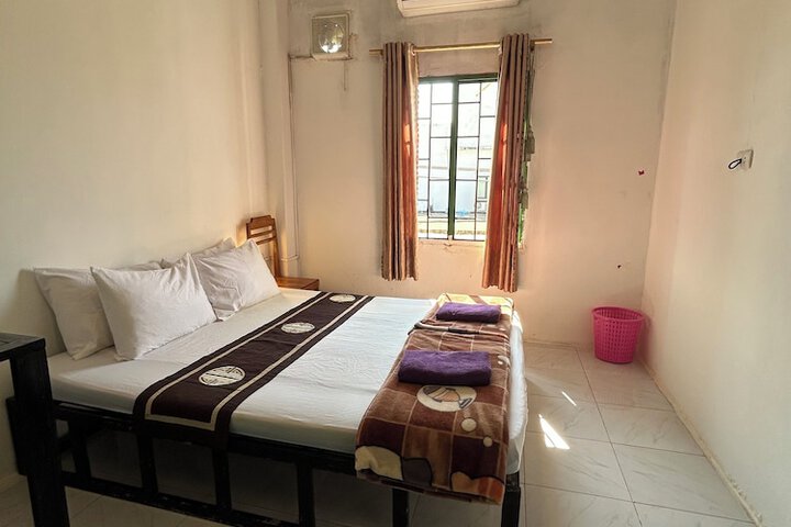 Room 44 of 155