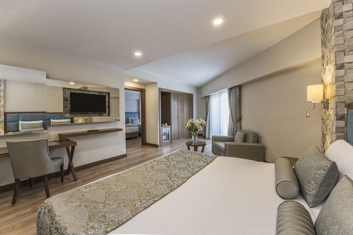 Room 4 of 40
