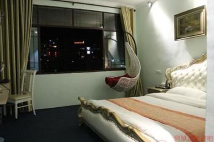 Room 11 of 31