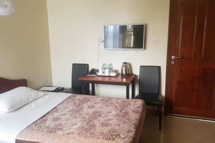 Room 11 of 44