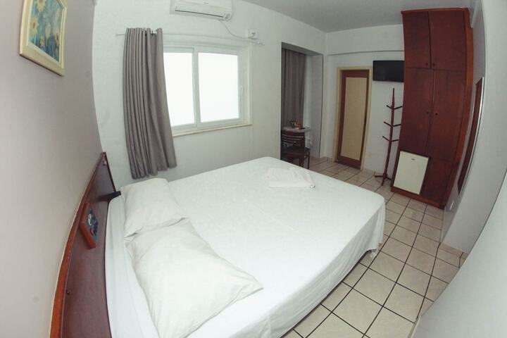 Room 17 of 29