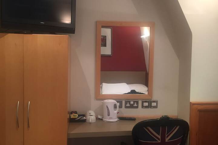 Room 43 of 71