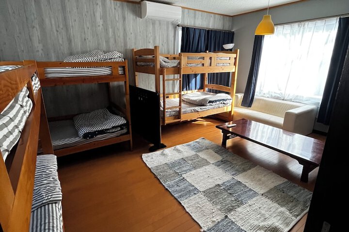 Room 36 of 172