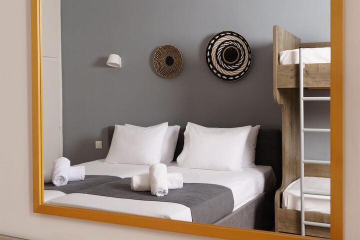 Room 27 of 128