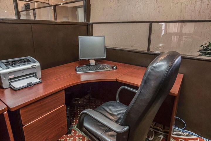Business Center 34 of 37
