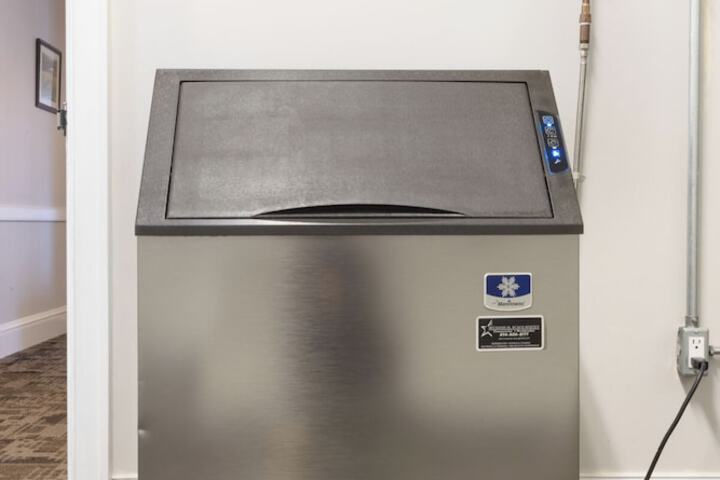 Ballroom/Hall 160 of 192