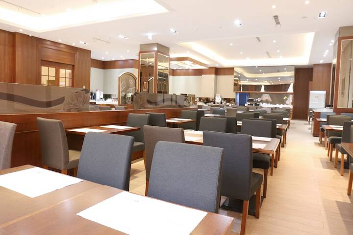 Dining 44 of 69