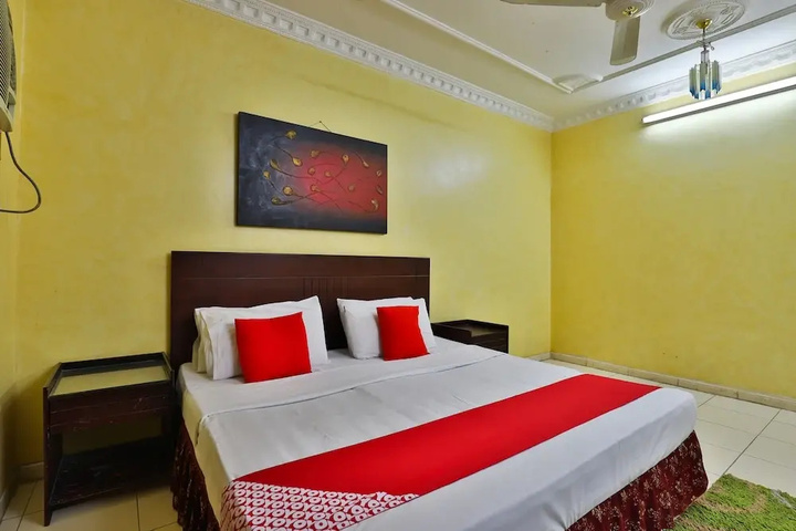 Room 3 of 17