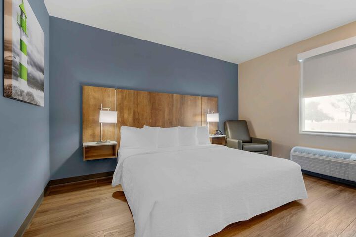 Room 11 of 39