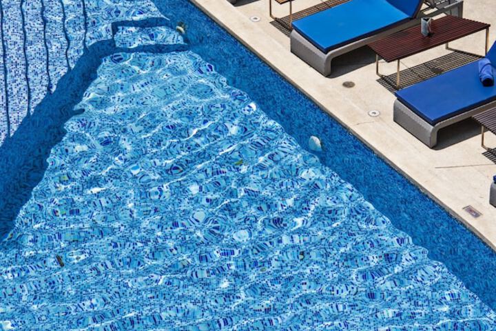 Pool 102 of 148