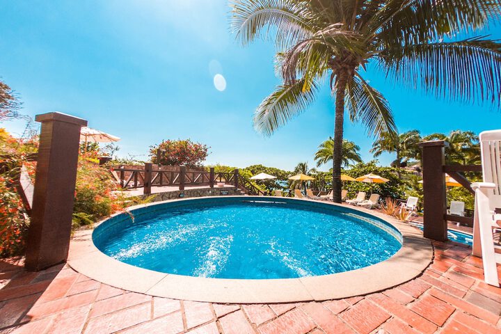 Hotel Pool