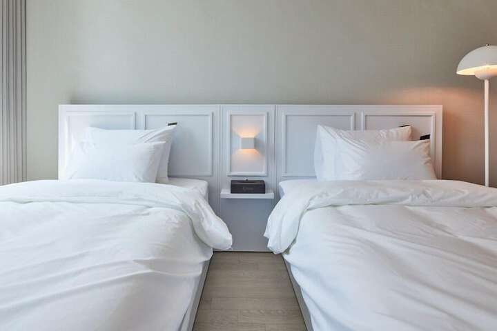 Room 25 of 90