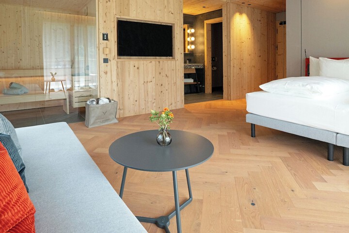 Room 8 of 30