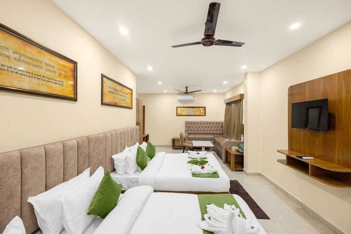 Room 4 of 7